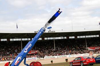 Comaneci-Provoste: avalancha de memes en redes sociales tras la pirueta de la candidata