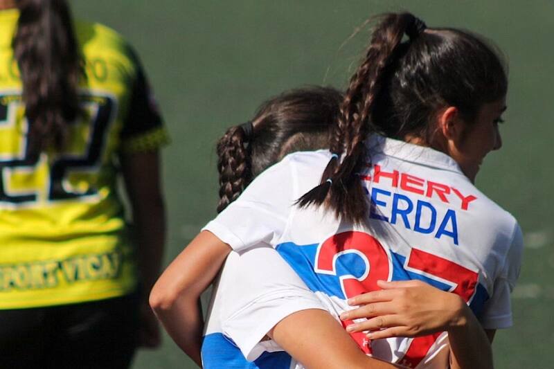 La UC Femenina no tuvo piedad con Lautaro de Buin. Crédito: @CruzadasOficial.