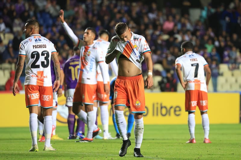 Los Mineros en la Liga de Primera. Foto: Aton.