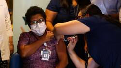 Sondeo: 51,4% de los chilenos no confían en vacuna china de Sinovac