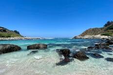 A solo dos horas de Santiago se esconde esta playa de aguas cristalinas y arena blanca que parece sacada del Caribe