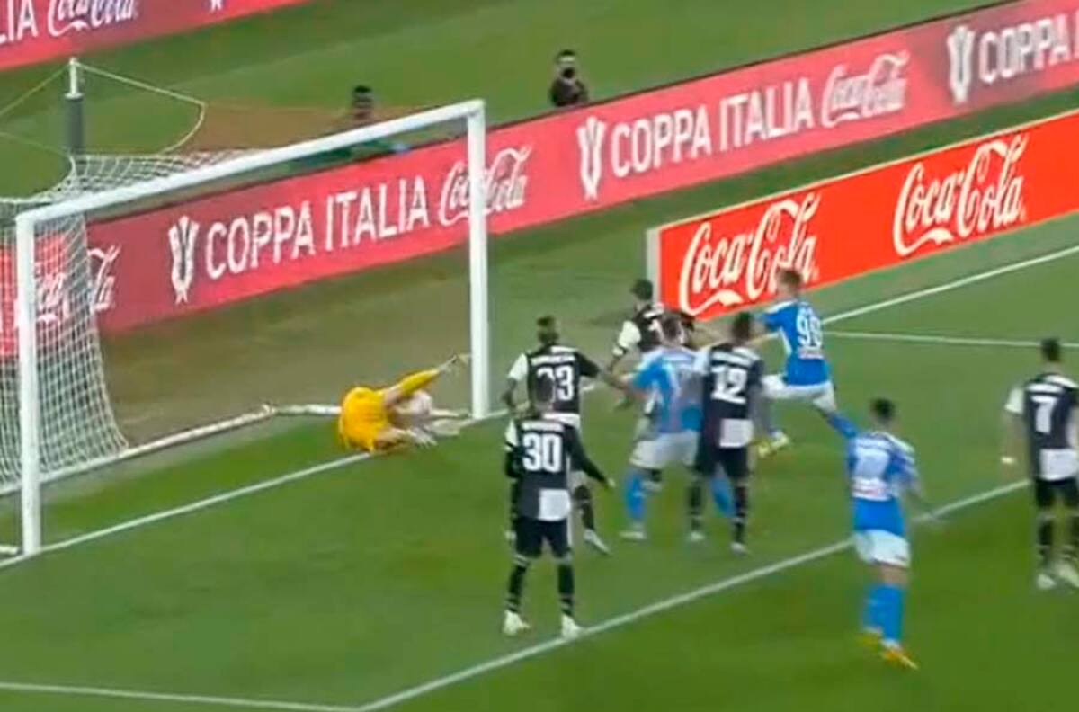 Gigante: La espectacular doble tapada de Buffon en la final de Copa Italia