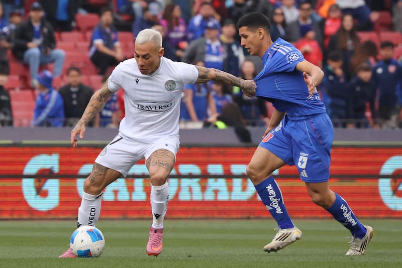 Qué número usará Eduardo Vargas en la U y cuándo se sumará a la pretemporada de Francisco Meneghini. Foto: Aton.