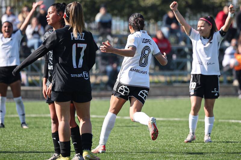 golea 3-0 a Santiago Morning. Foto: Colo Colo.