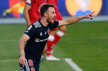 Ángelo Henríquez avisa en Polonia: "La U es el equipo más grande de Chile, por lejos"