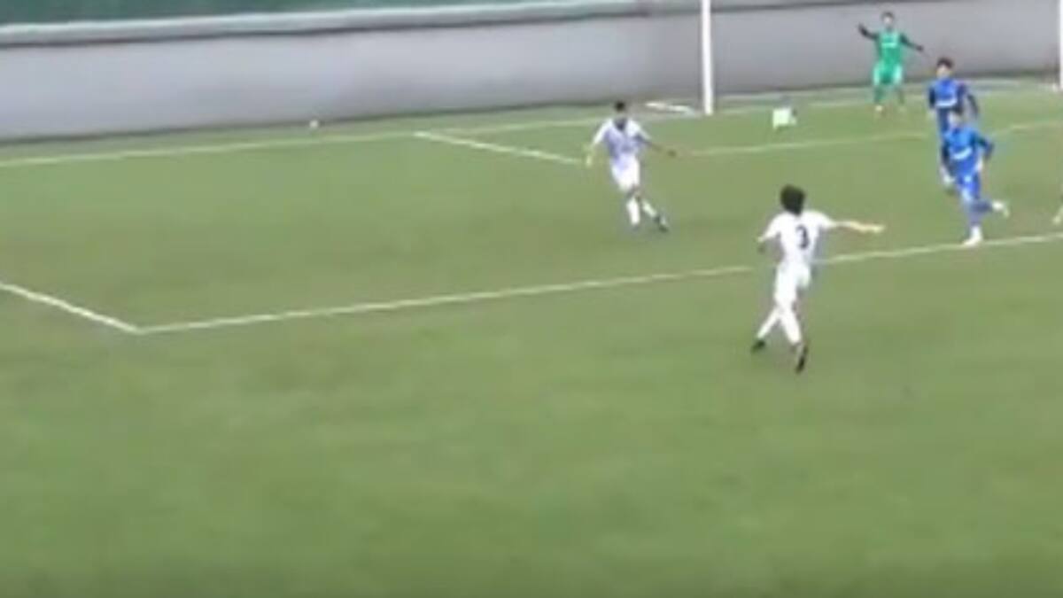 Joya del Besiktas se despachó un golazo ante el Kasimpasa en la categoría Sub 16