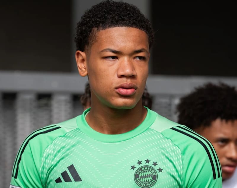 el arquero de 16 años que debutará en Champions League. Foto: @bayern_daily_