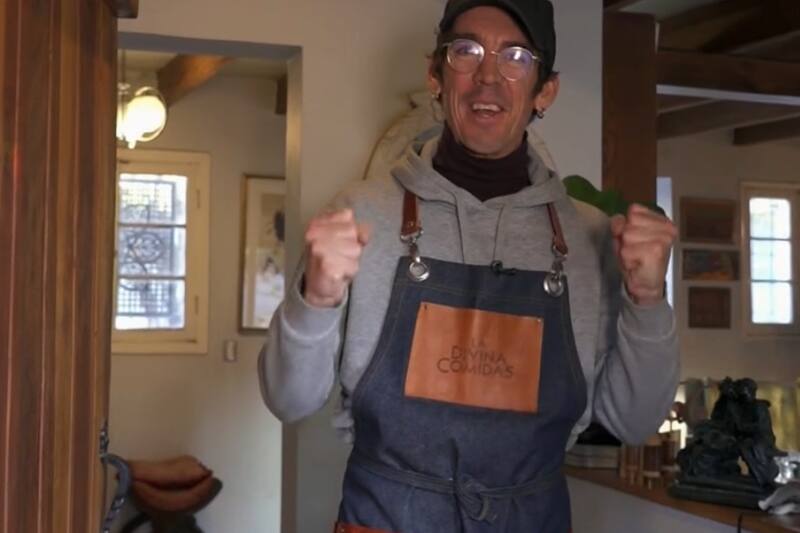 En "La Divina Comida" mostró su hogar, donde vive acompañado de cuatro galgos.