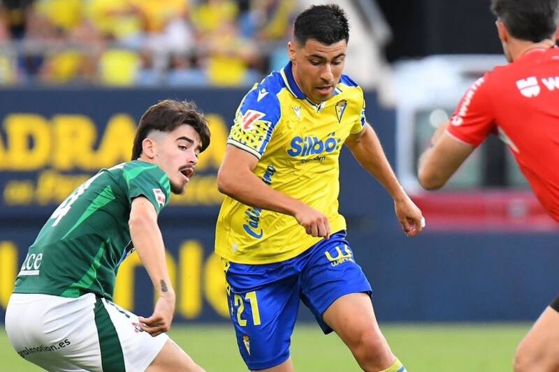 Tomás Alarcón será por primera vez titular en la temporada.