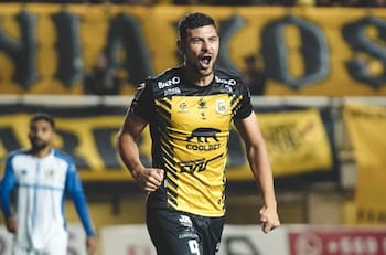 El primer festejo de Chupete como DT: San Luis tumba a Santa Cruz en Quillota