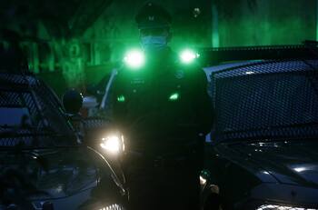 Carabinera fue víctima de encerrona en Peñalolén: Fue abordada por cuatro sujetos con armas de fuego