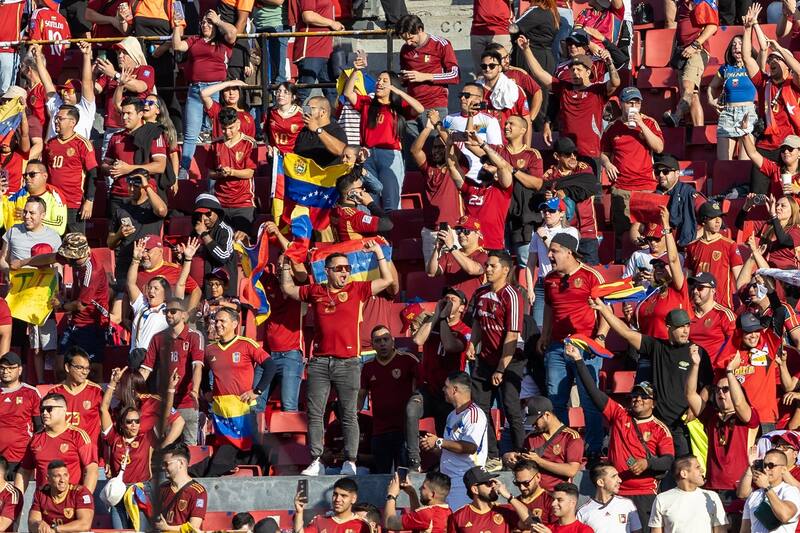 Hinchas venezolanos en Eliminatorias Sudamericanas. Foto: Felipe Escobedo