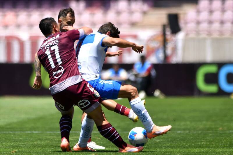 El partido de noviembre del año pasado, entre Papayeros y Cruzados, en La Portada. Foto: Agencias Aton.