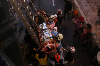 Oposición exige salida de Mario Rozas tras video de joven empujado al río Mapocho por Carabineros