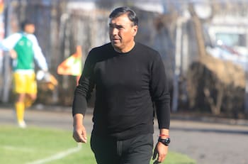 Héctor Robles quedó cabizbajo luego de que Wanderers perdiera 3 goles de ventaja: “Es muy angustiante”