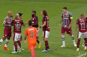 VIDEO l Modo Zen: Arturo Vidal separó dura pelea entre David Luiz y Felipe Melo