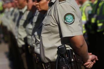 Carabinero es atropellado: Funcionario policial intentaba fiscalizar al individuo