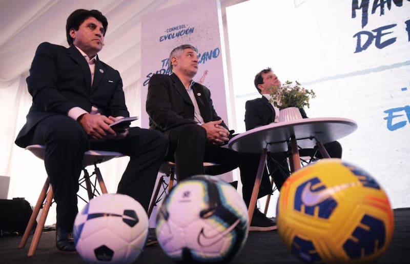 El ex futbolista es uno de los frecuentes expositores de los proyectos de desarrollo que tiene Conmebol en diversos países sudamericanos. Su conocimiento de la gestión de cada país lo hace tener una mirada global y analítica.