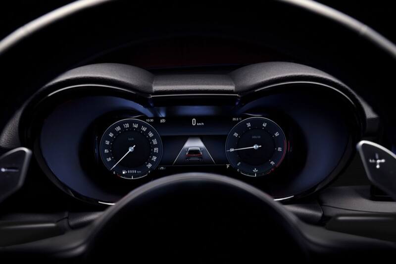 El tablero del Alfa Romeo Tonale con la información necesaria para el conductor