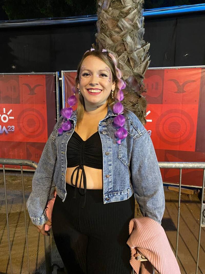 Los fanáticos llegaron a colmar la Quinta Vergara / Liana Vega y Fernanda Vielma