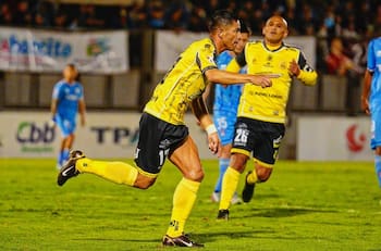 Lo llamó un histórico de Colo Colo: este es el equipo que busca fichar a Felipe Flores para 2026