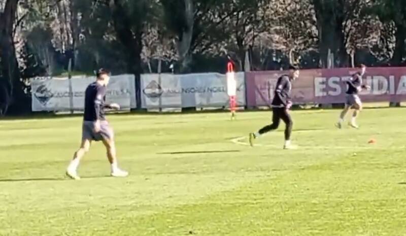 ya entrena junto a sus compañeros.