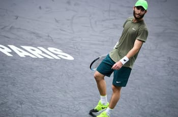 Corentin Moutet dio positivo por covid y se despidió del Masters 1.000 de París-Bercy