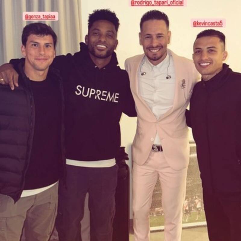 junto a sus compañeros en River Plate.