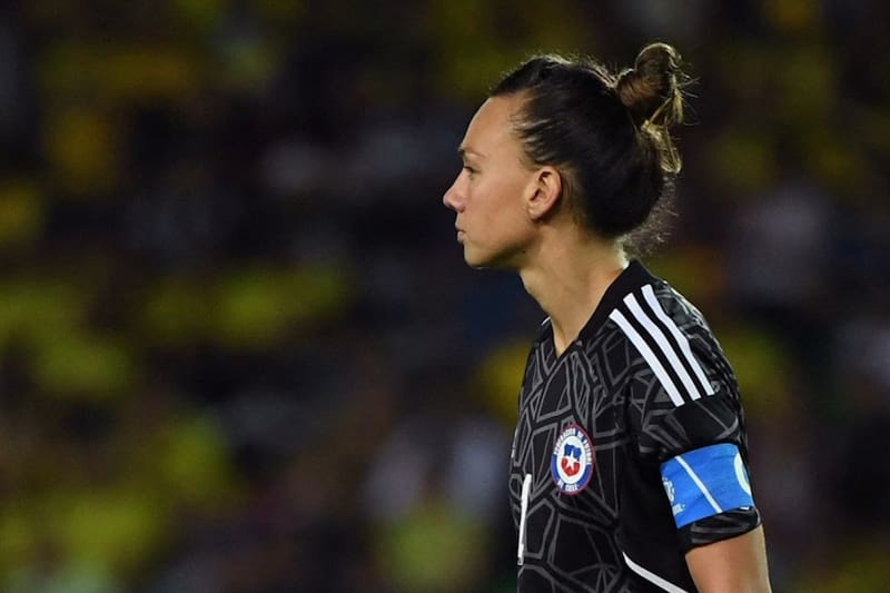 La arquera de OL Lyonnes no juega por la Selección Chilena desde el 31 de octubre de 2023.