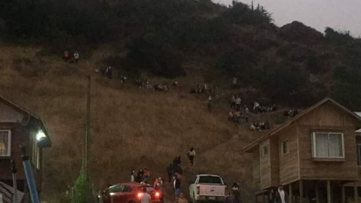 Errónea alerta de la Onemi: Los registros en redes sociales de las evacuaciones en zonas costeras