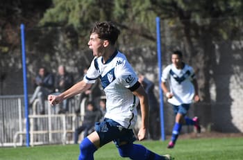 Es el rey de la rabona: la promesa que la rompe en el fútbol joven de Argentina y que puede jugar en La Roja
