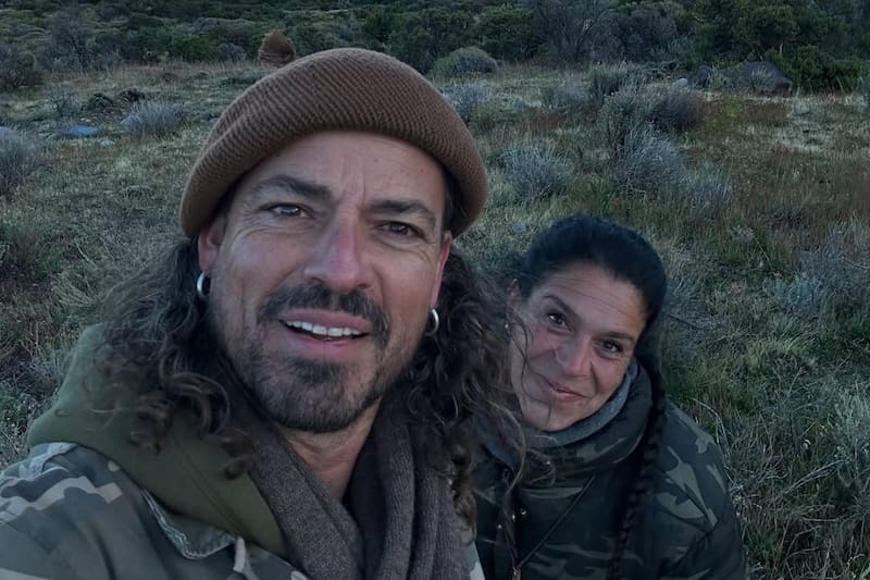 El cocinero suele compartir contenido culinario por redes sociales.