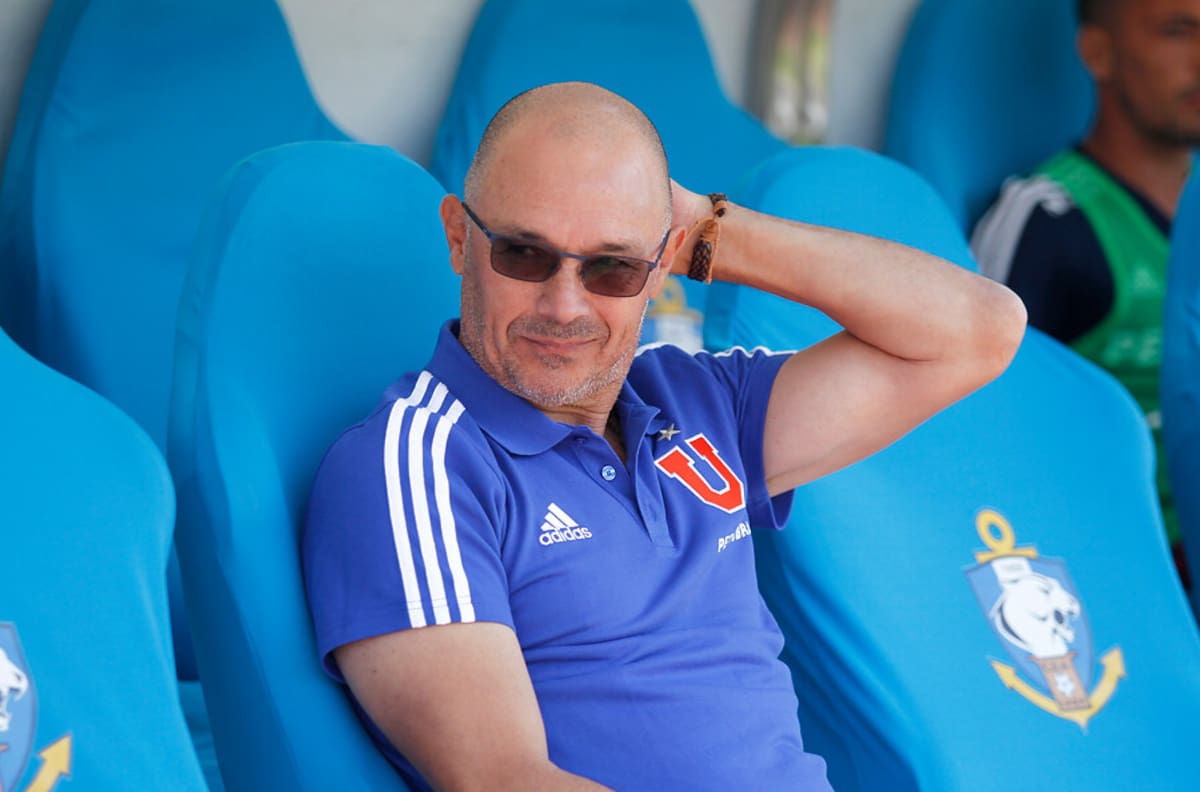 Arias se inquieta por el momento de los atacantes y la U ya pensaría en un centrodelantero