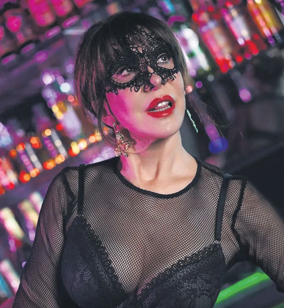 La modelo se luce en Arsmate.