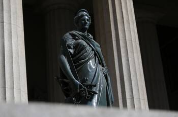 En prisión preventiva quedó presunto autor de "bala loca" que mató a joven madre que amamantaba a su hija en La Pintana