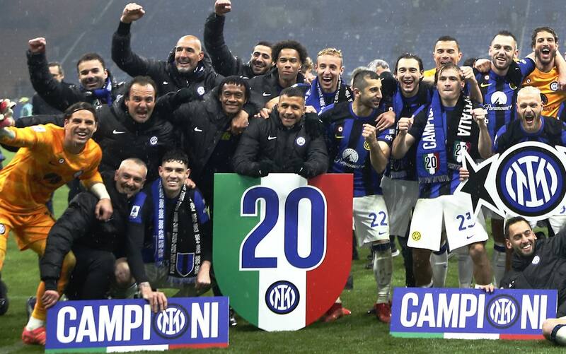 festejó con serenidad el scudetto conseguido por el Inter de Milán.