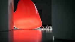 Es una técnica de manipulación: Conoce qué es el "love bombing" y cómo identificarlo en tu pareja