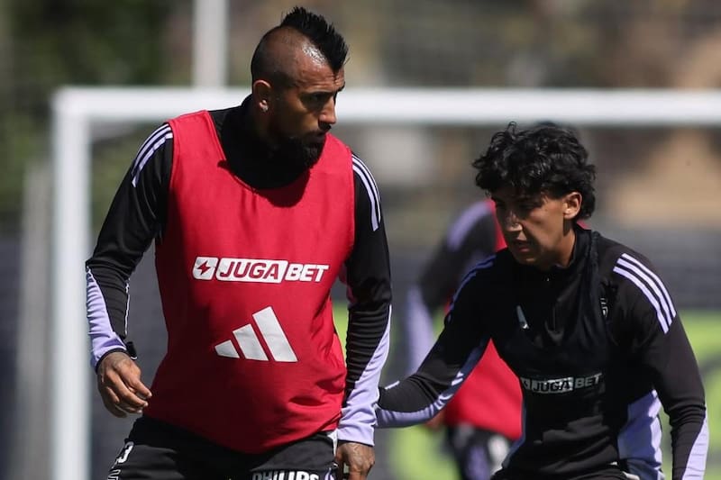 El volante, quien estaba entrenando frecuentemente con el primer equipo, no seguirá siendo parte de la institución para 2026. Foto: Colo Colo Oficial.