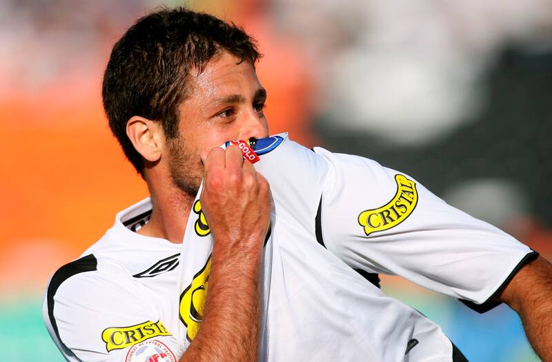 El "Pajarito" con la camiseta de Colo Colo. Foto: Old Photosport.