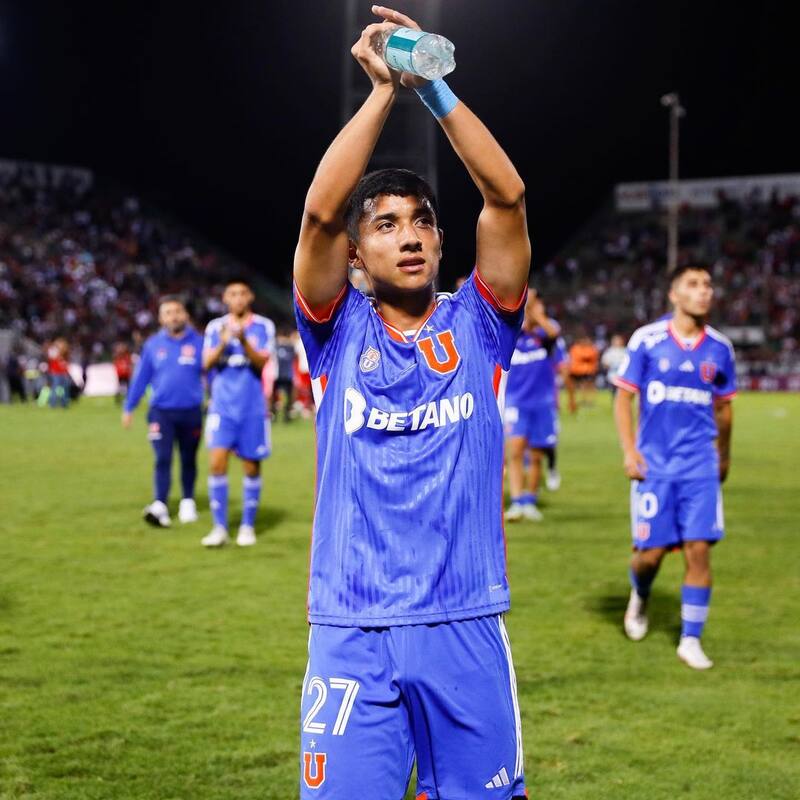 Jeison Fuentealba busca ganarse un puesto en la U.