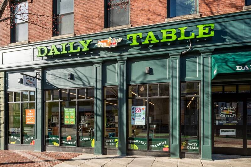 El supermercado anunció el cierre de sus sucursales en cuatro localidades.