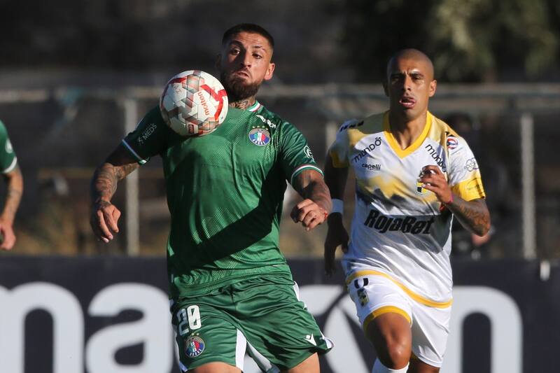 sufrió hostigamiento en el Audax Italiano. Foto: Agencia Aton.