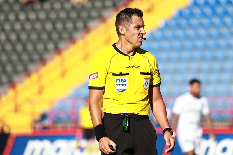 El nombre del referí chileno de 35 años también fue visado por FIFA. Ha tenido positivos rendimientos en sus designaciones internacionales.