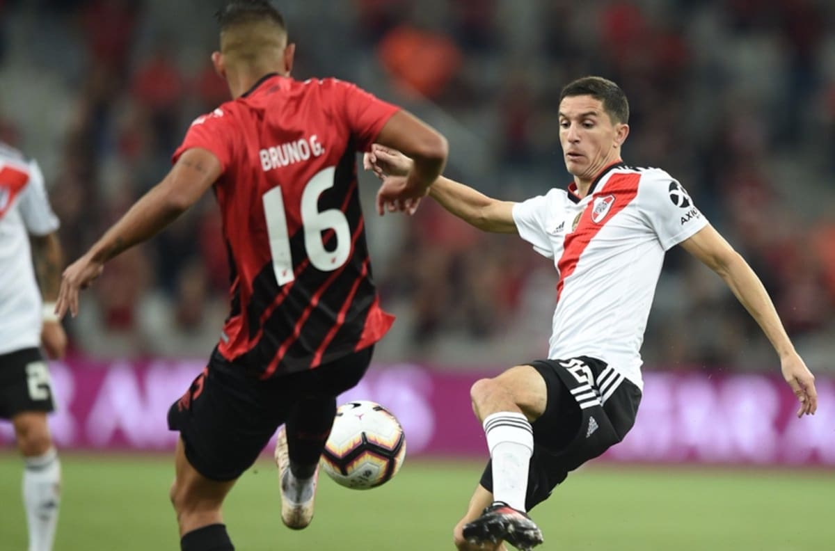 Paranaense pegó primero y se quedó con la ida de la Recopa ante River