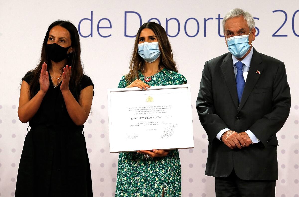 Sebastián Piñera le hizo entrega a Francisca Crovetto el Premio Nacional de Deportes 2019