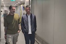 VIDEO | Acompañado por Manuel Mayo: así fue la llegada Fernando Gago a Chile para asumir en la U