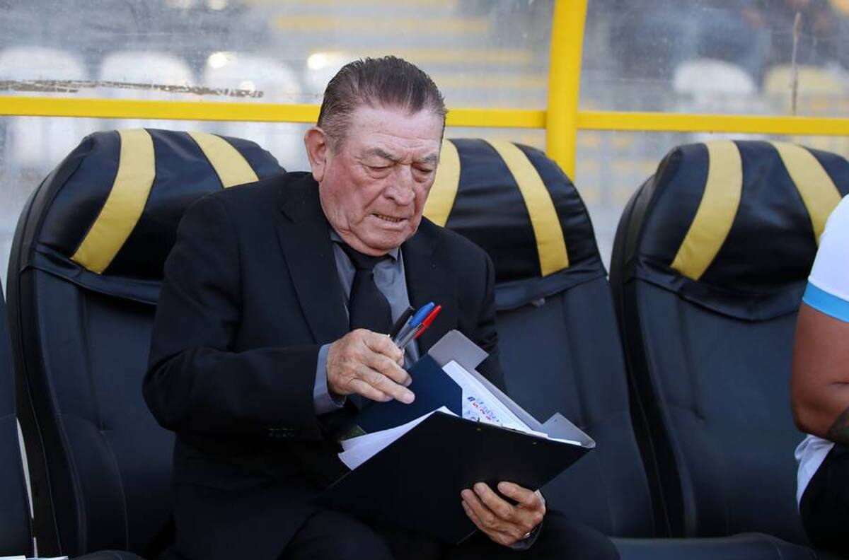 Hernán 'Clavito' Godoy y una 'Roja' de jugadores locales: "Estaríamos dando muchas ventajas"