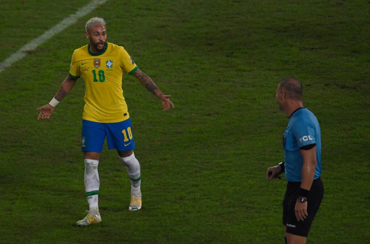 Los motivos que le dan la razón a Néstor Pitana en el polémico gol de Brasil ante Colombia por Copa América