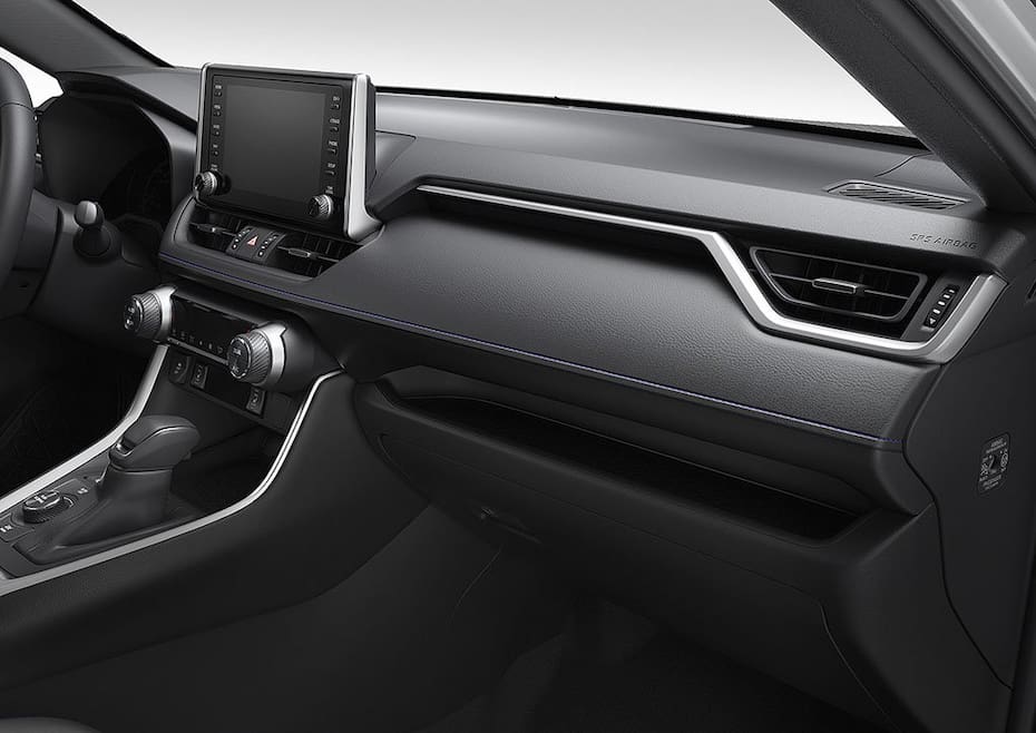 El auto cuenta con una pantalla táctil compatible con Android Auto y Apple CarPlay.