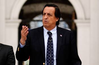 Ministro del Interior realizó fuerte llamado tras fallecimiento de oficial de Carabineros